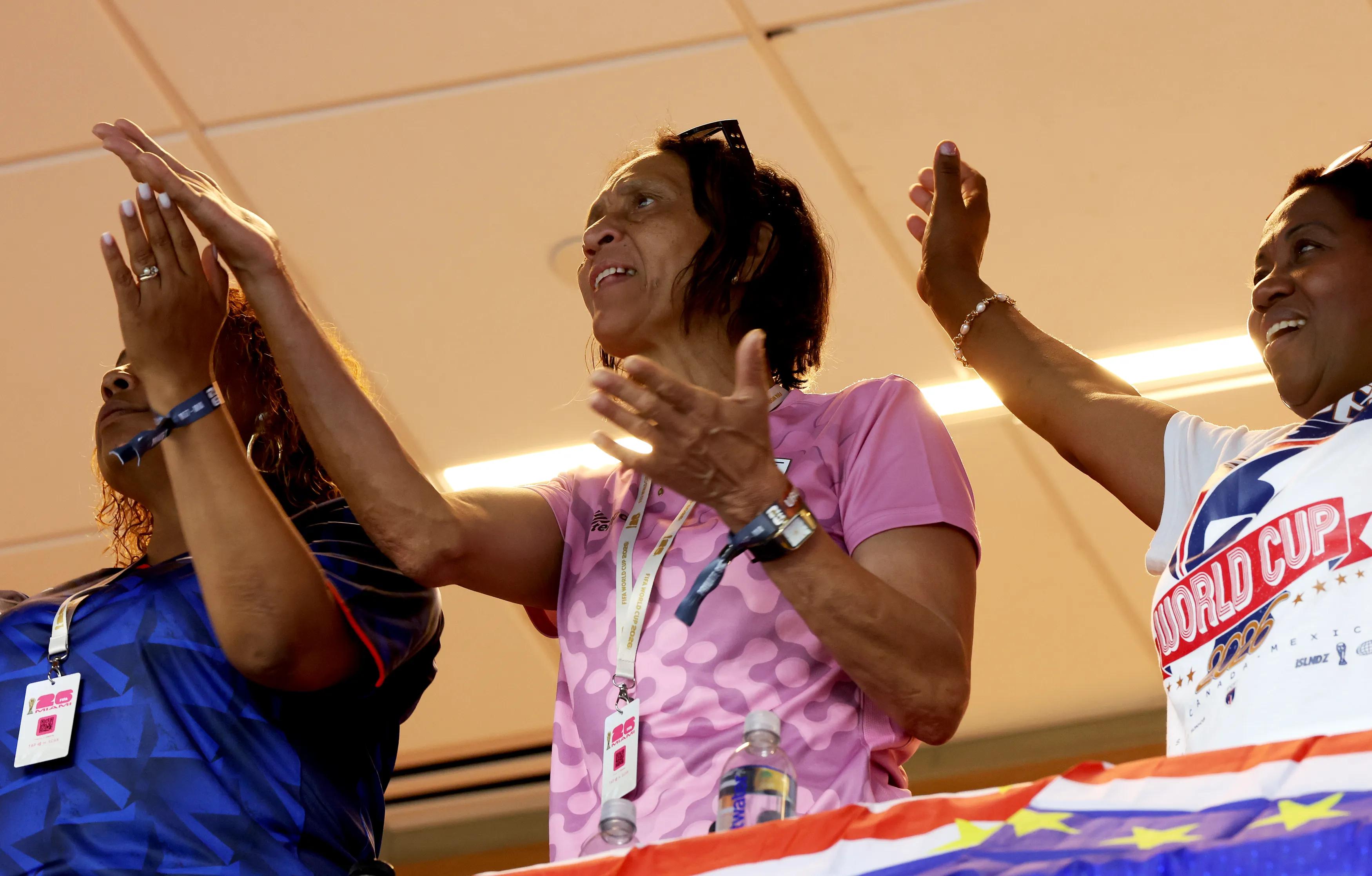 Cabo Verde hails its heroes as Vozinha’s family is reunited