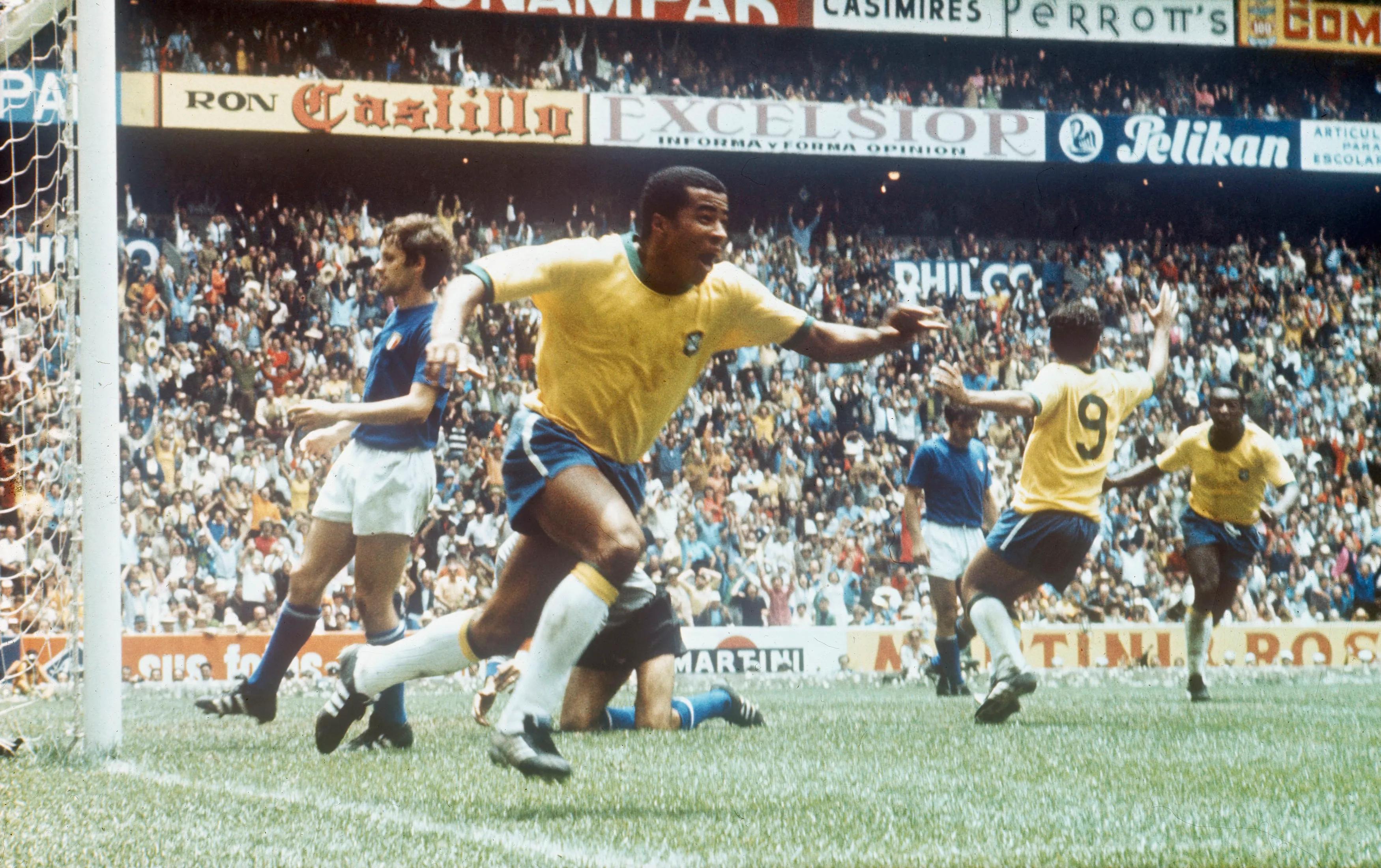 Players scoring in most successive World Cup games